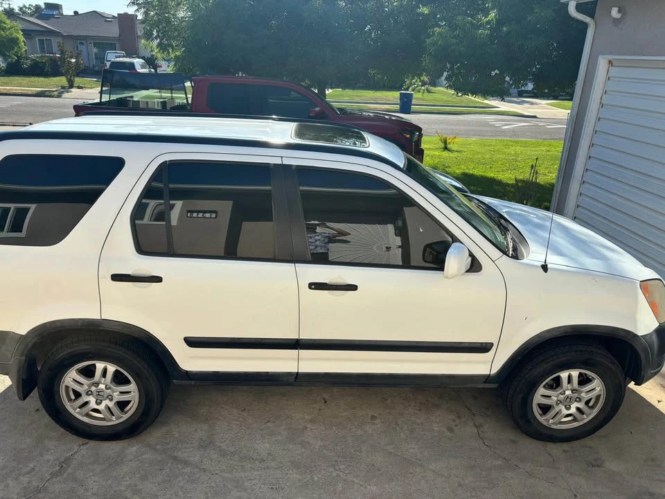 2003 Honda CR-V 2nd Gen - Image 2 of 12