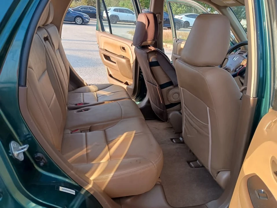 2003 Honda CR-V 2nd Gen - Image 10 of 16