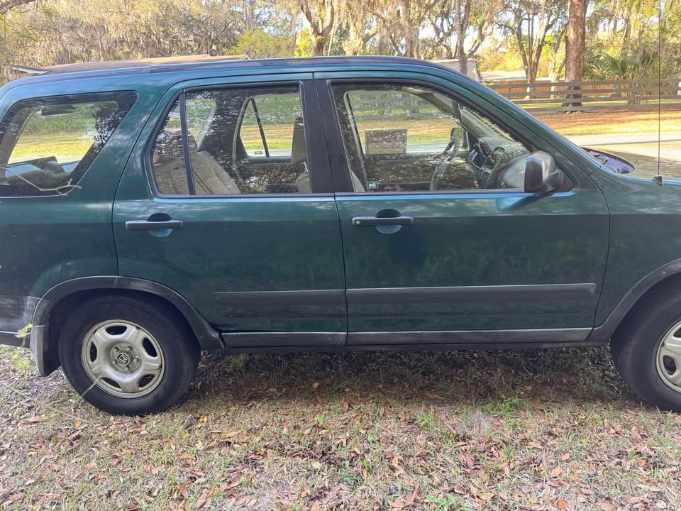 2003 Honda CR-V 2nd Gen - Image 3 of 11
