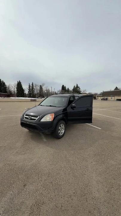 2003 Honda CR-V 2nd Gen - Image 2 of 8