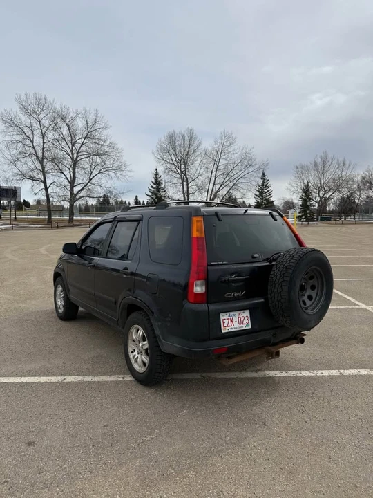 2003 Honda CR-V 2nd Gen - Image 3 of 8