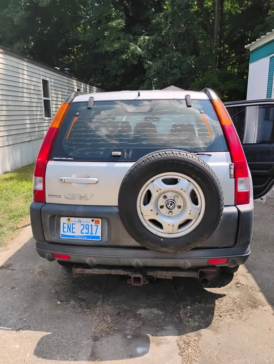 2003 Honda CR-V 2nd Gen - Image 2 of 9