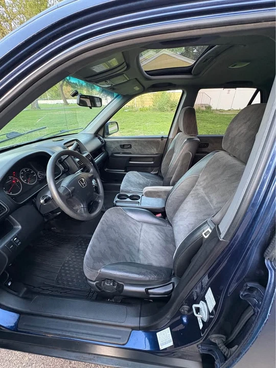 2003 Honda CR-V 2nd Gen - Image 5 of 17