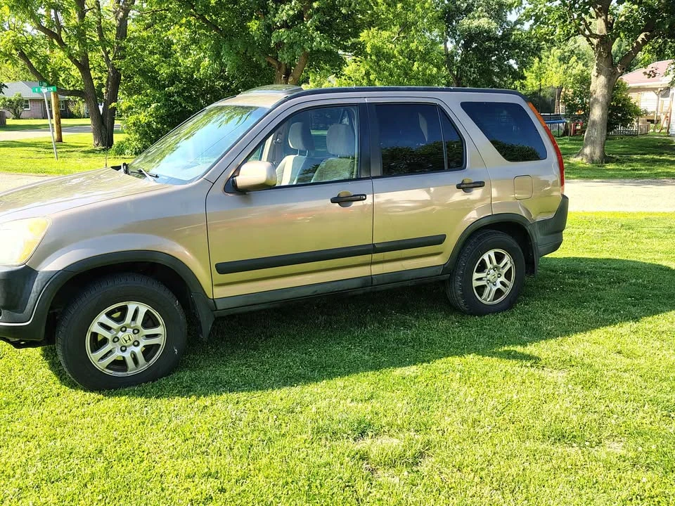 2003 Honda CR-V 2nd Gen - Image 2 of 11