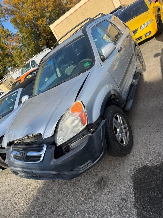 2003 Honda CR-V 2nd Gen - Image 2 of 5