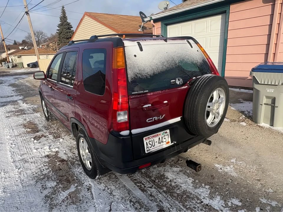 2003 Honda CR-V 2nd Gen - Image 2 of 9