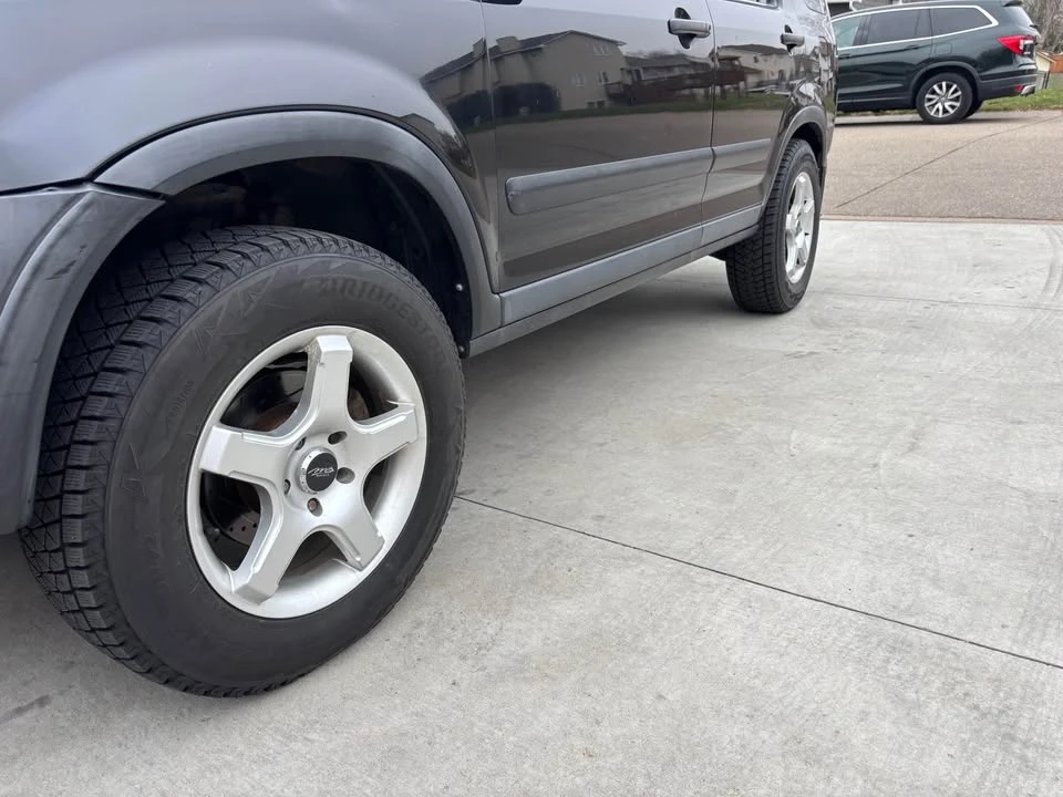 2003 Honda CR-V 2nd Gen - Image 2 of 4