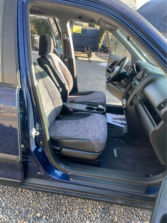 2003 Honda CR-V 2nd Gen - Image 10 of 13