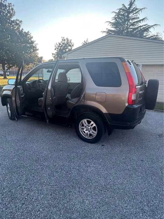 2003 Honda CR-V 2nd Gen - Image 4 of 14