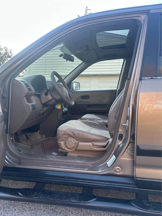 2003 Honda CR-V 2nd Gen - Image 3 of 14