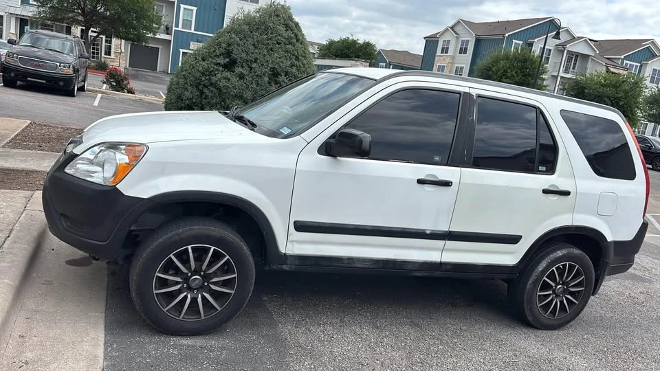 2003 Honda CR-V 2nd Gen - Image 2 of 4
