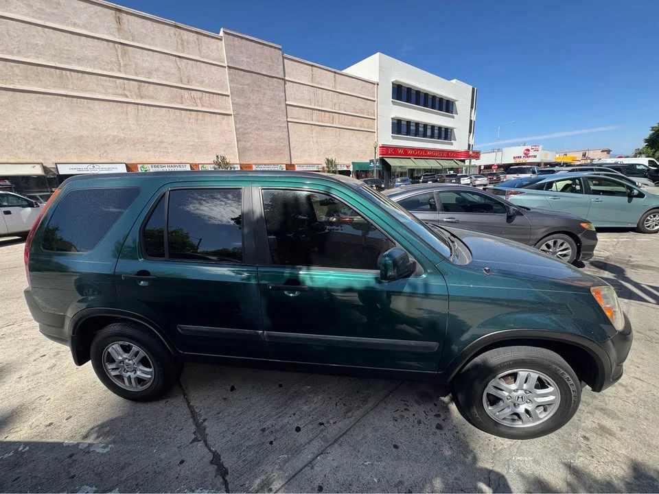 2003 Honda CR-V 2nd Gen - Image 3 of 9