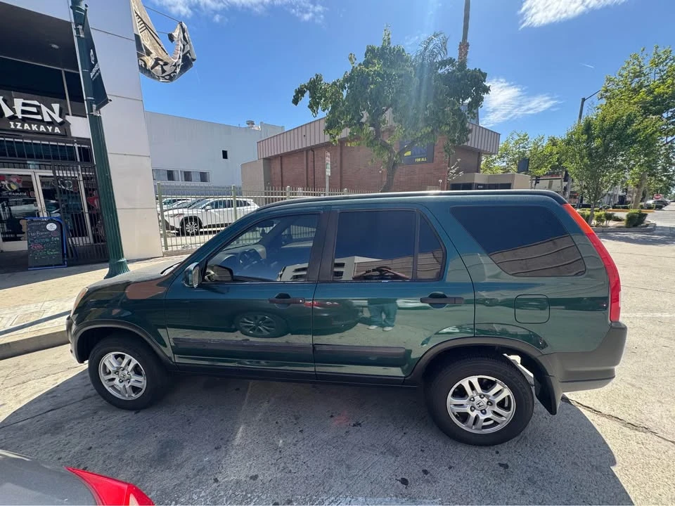 2003 Honda CR-V 2nd Gen - Image 2 of 9