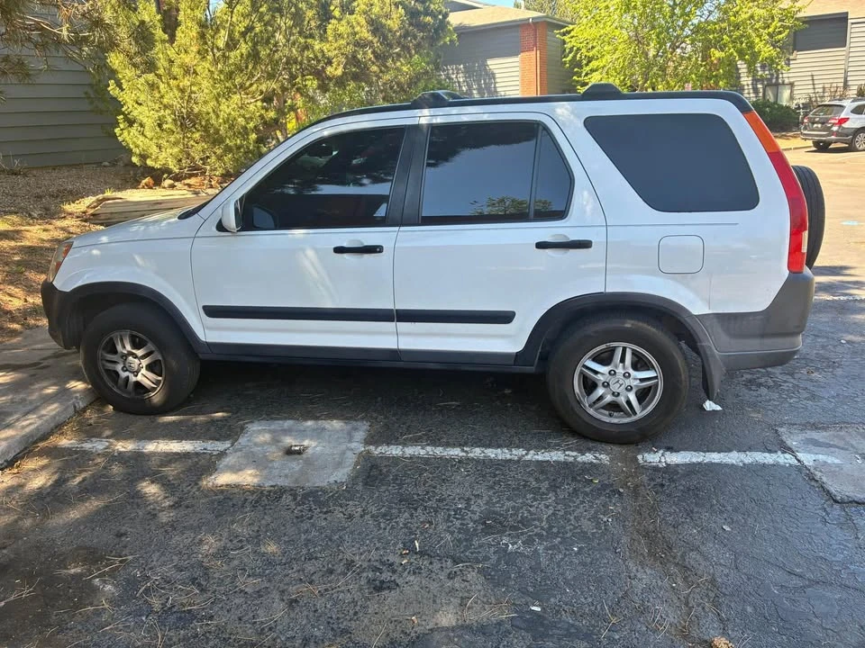 2003 Honda CR-V 2nd Gen - Image 3 of 4