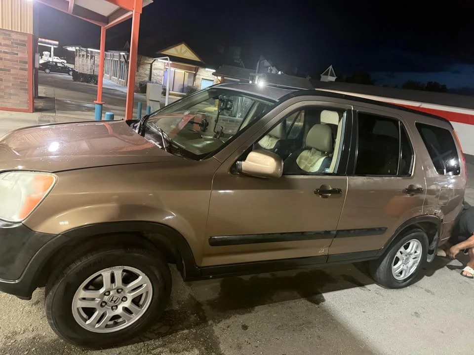 2003 Honda CR-V 2nd Gen - Image 3 of 5