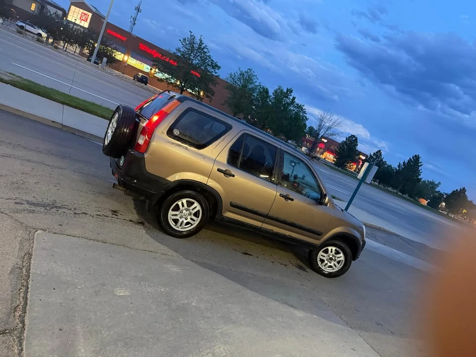 2003 Honda CR-V 2nd Gen - Image 2 of 5