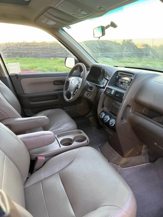 2003 Honda CR-V 2nd Gen - Image 10 of 15