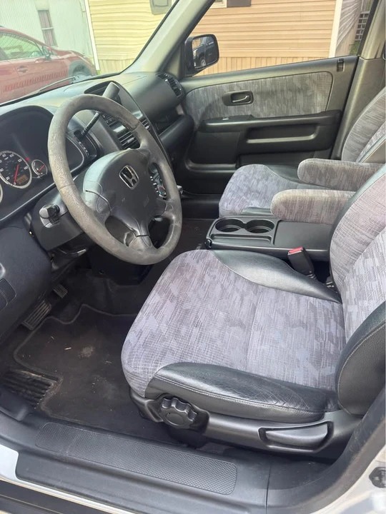 2003 Honda CR-V 2nd Gen - Image 10 of 16