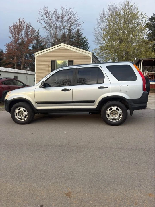 2003 Honda CR-V 2nd Gen - Image 5 of 16