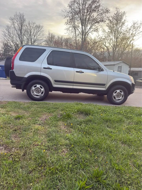 2003 Honda CR-V 2nd Gen - Image 6 of 16