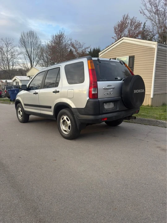 2003 Honda CR-V 2nd Gen - Image 4 of 16