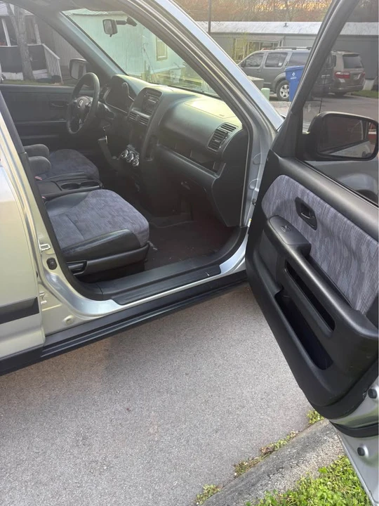 2003 Honda CR-V 2nd Gen - Image 13 of 16