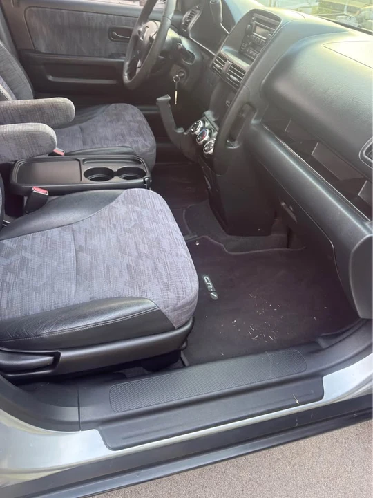 2003 Honda CR-V 2nd Gen - Image 11 of 16