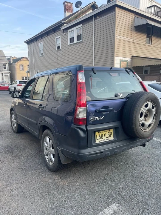 2003 Honda CR-V 2nd Gen - Image 3 of 9