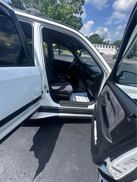 2003 Honda CR-V 2nd Gen - Image 11 of 19