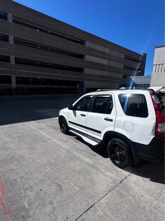 2003 Honda CR-V 2nd Gen - Image 3 of 19