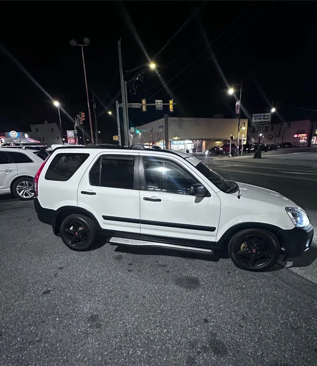 2003 Honda CR-V 2nd Gen - Image 16 of 19