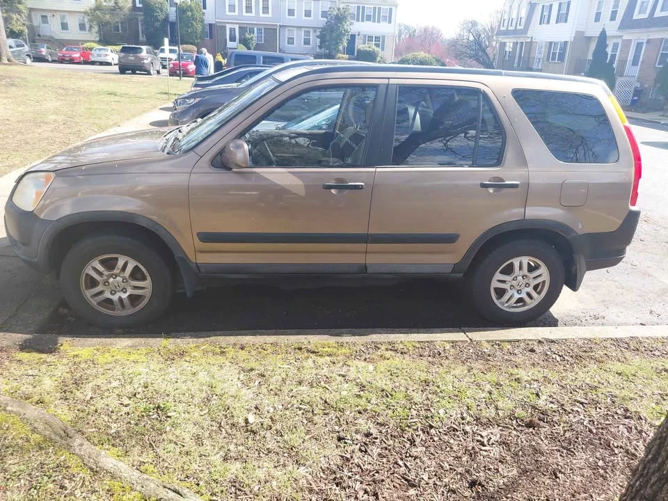 2003 Honda CR-V 2nd Gen - Image 3 of 11