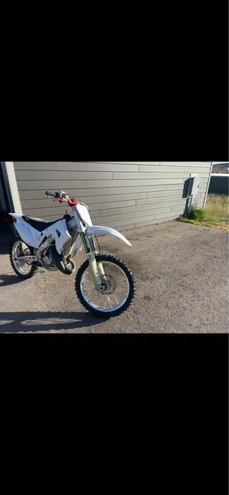2003 Honda CR - Image 3 of 4