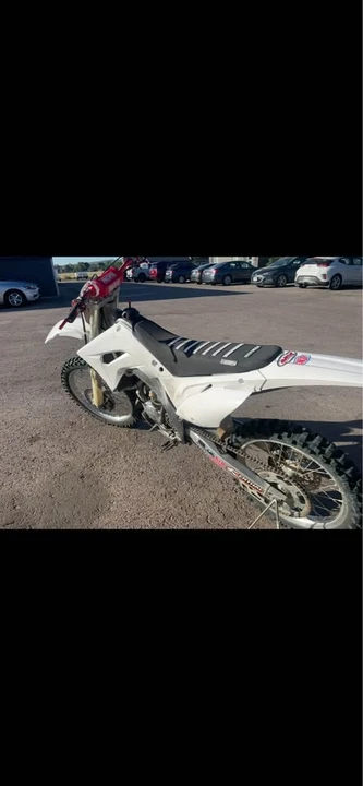 2003 Honda CR - Image 4 of 4