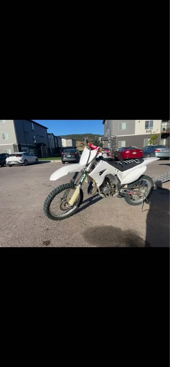 2003 Honda CR - Image 2 of 4