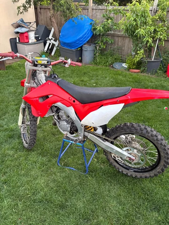 2003 Honda CR - Image 6 of 8