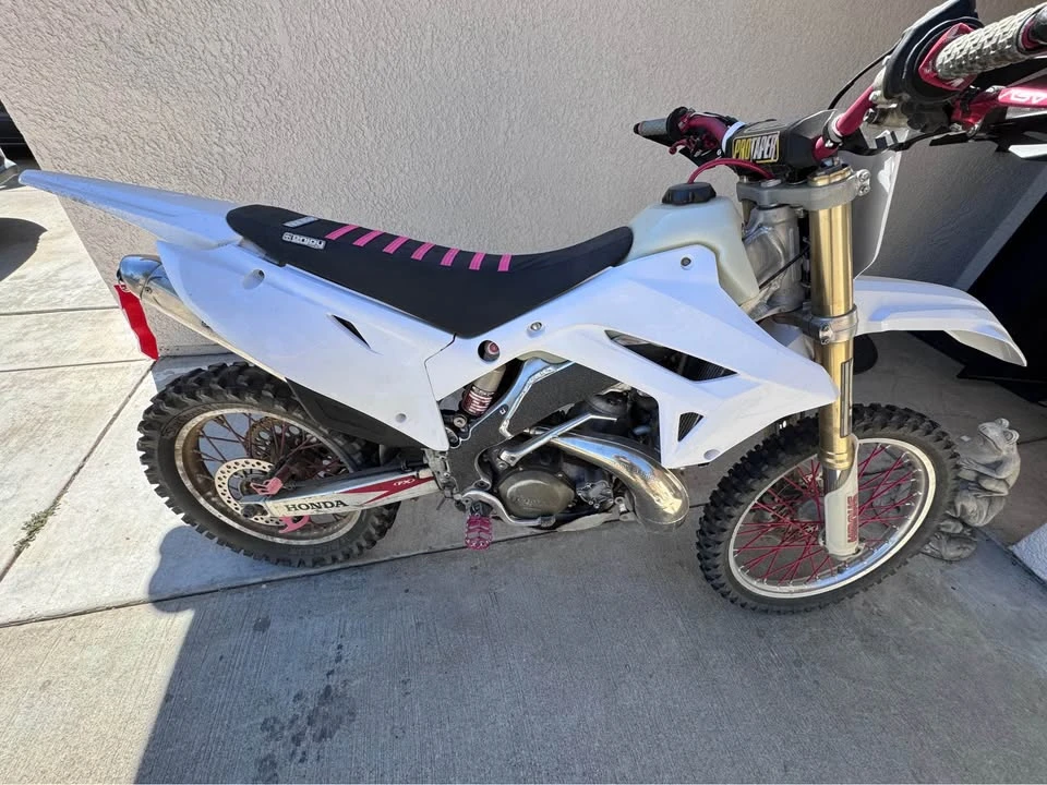 2003 Honda CR - Image 3 of 4