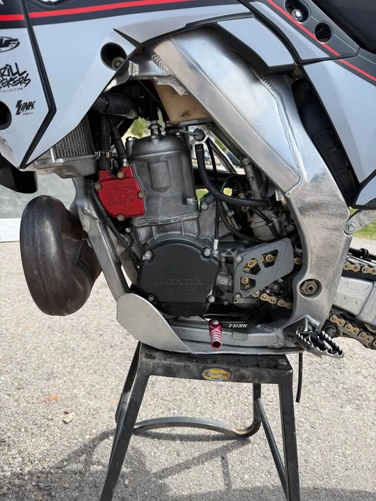 2003 Honda CR - Image 3 of 6