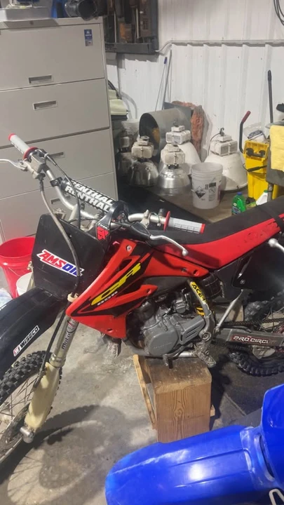 2003 Honda CR - Image 4 of 4