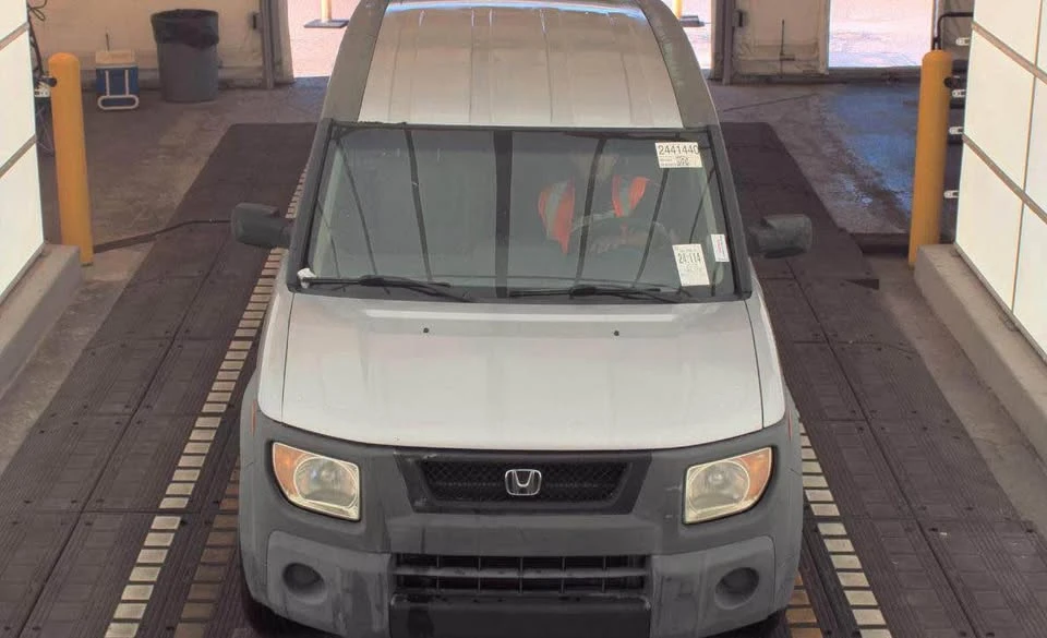 2003 Honda Element - Image 2 of 9