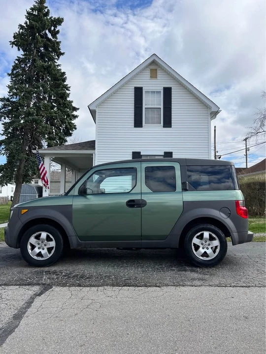 2003 Honda Element - Image 2 of 10