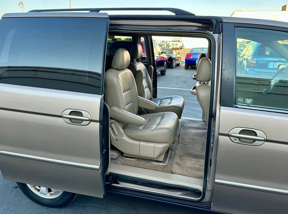 2003 Honda Odyssey - Image 11 of 15
