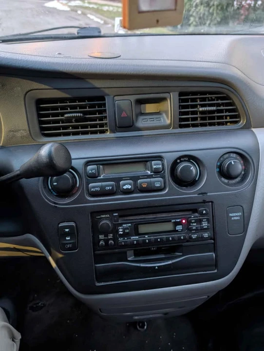 2003 Honda Odyssey - Image 4 of 8