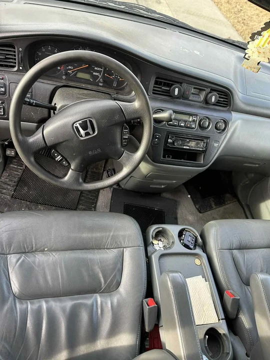 2003 Honda Odyssey - Image 4 of 4