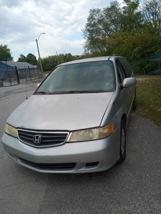 2003 Honda Odyssey - Image 2 of 3