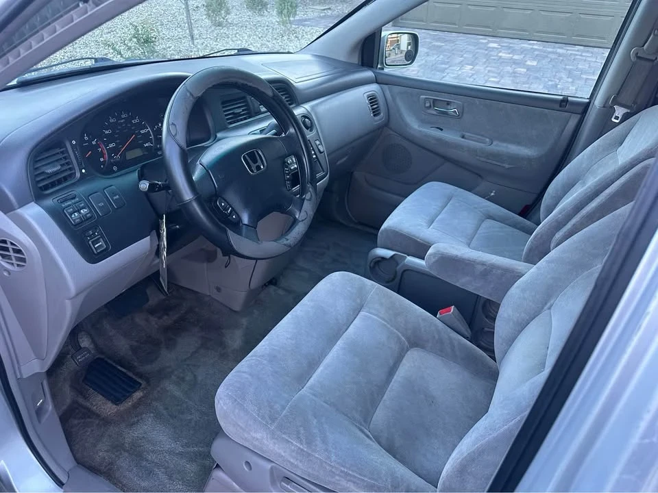 2003 Honda Odyssey - Image 8 of 11