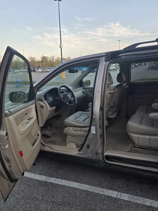2003 Honda Odyssey - Image 18 of 20