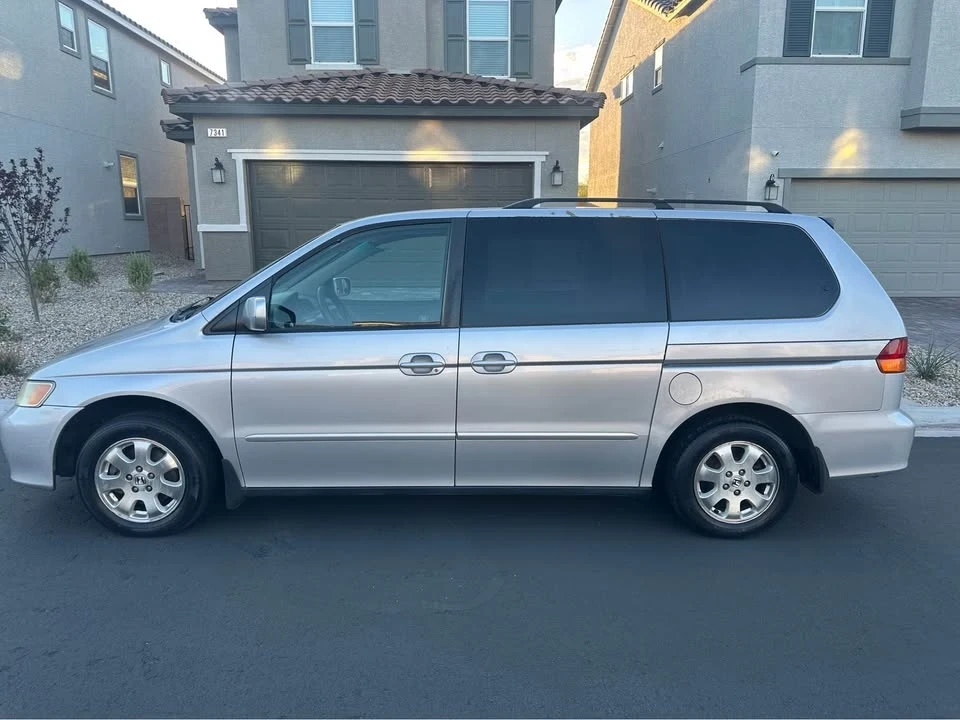 2003 Honda Odyssey - Image 2 of 11