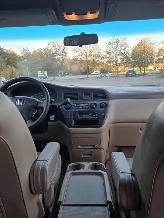2003 Honda Odyssey - Image 16 of 20