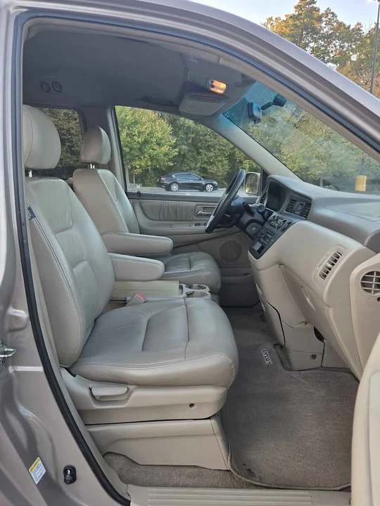 2003 Honda Odyssey - Image 13 of 20